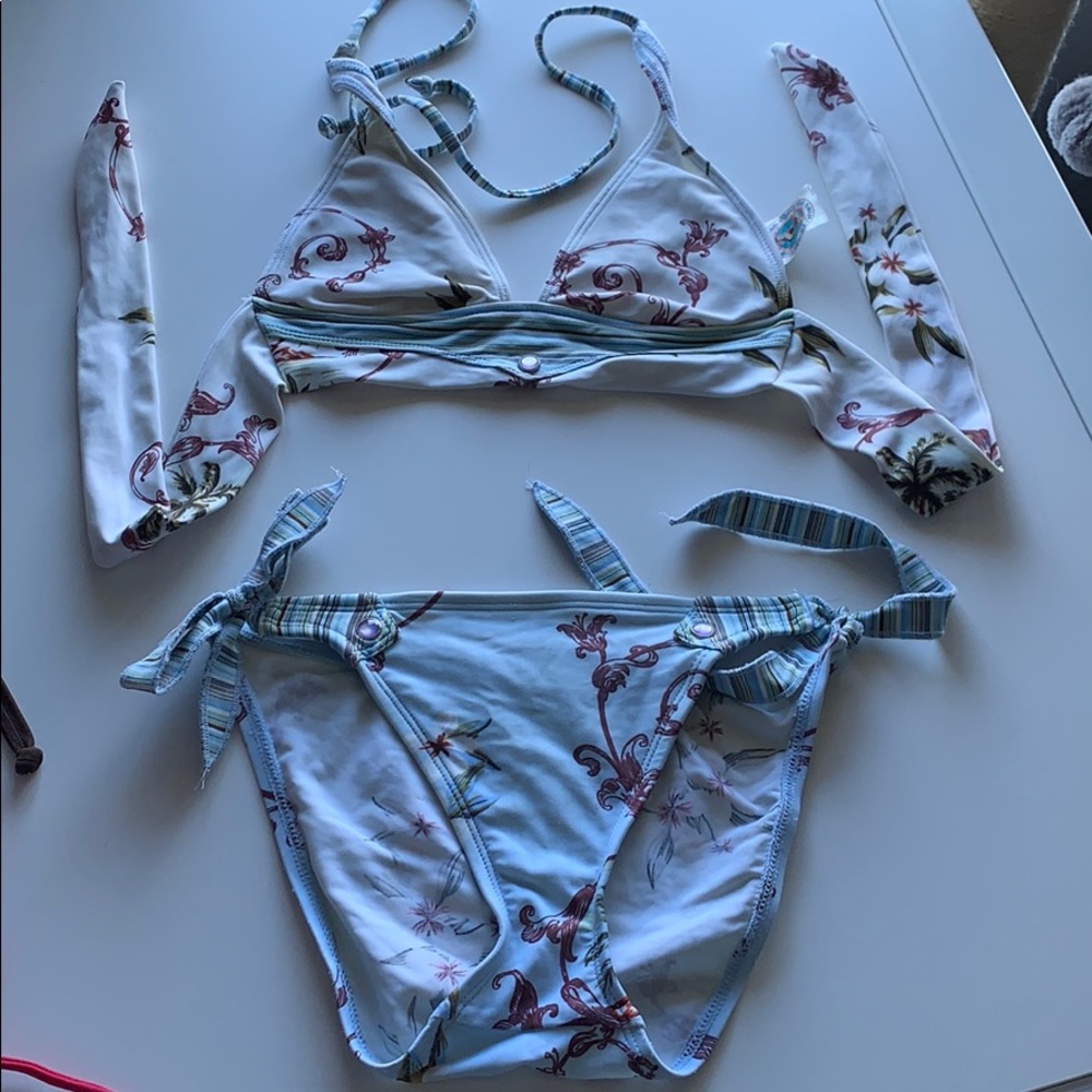 Lucky Brand floral bikini light blue DS